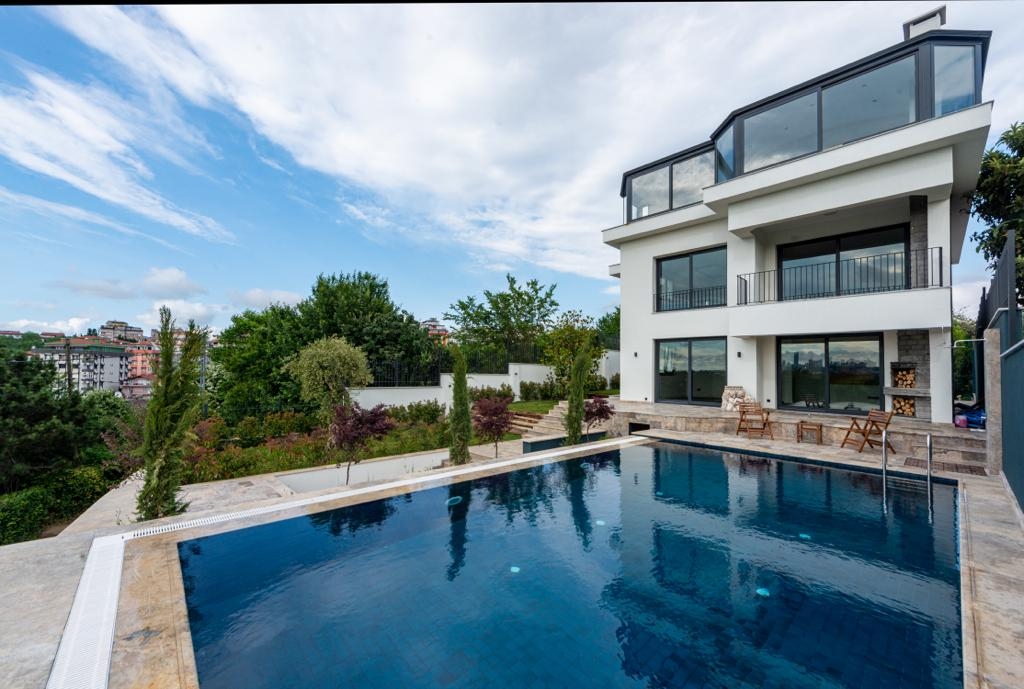 Luxurious 5+2 Villa with breathtaking Bosphorus View - APV 3459
